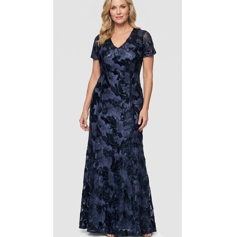 NEW BETSY & ADAM Formal Gown 14W Navy Sequin Floralโ Applique Evening Long Dress